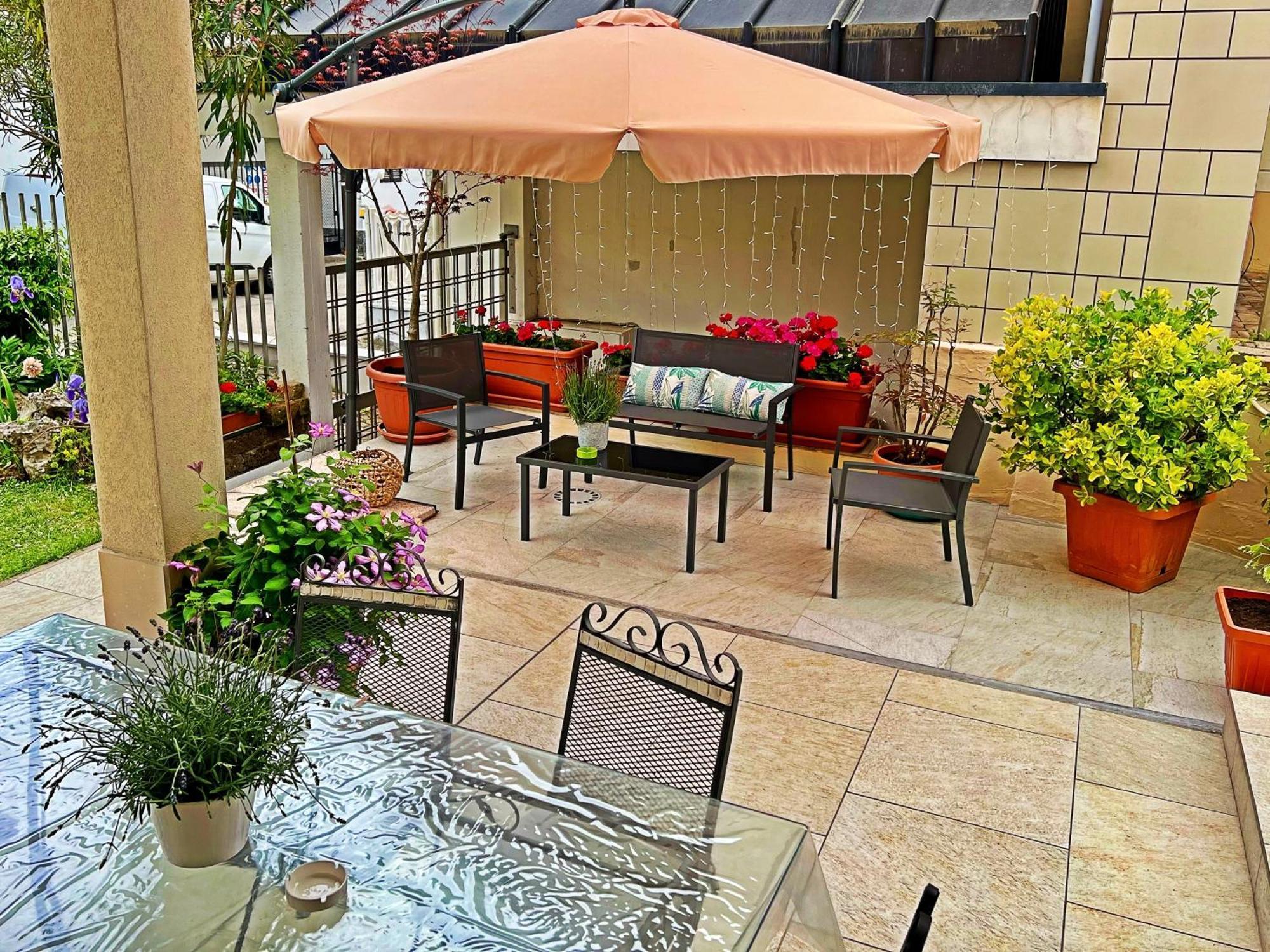 L'Angolo Verde Apartment 蒙卡列里 外观 照片